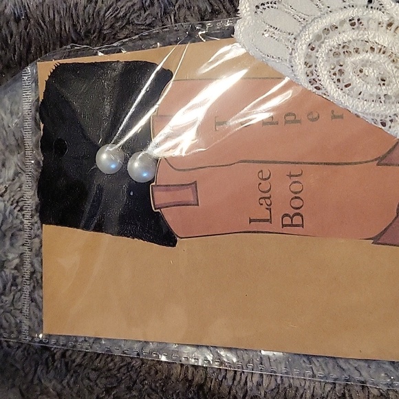 Lace boot topper - NWTs - black & pearl buttons - Picture 2 of 3